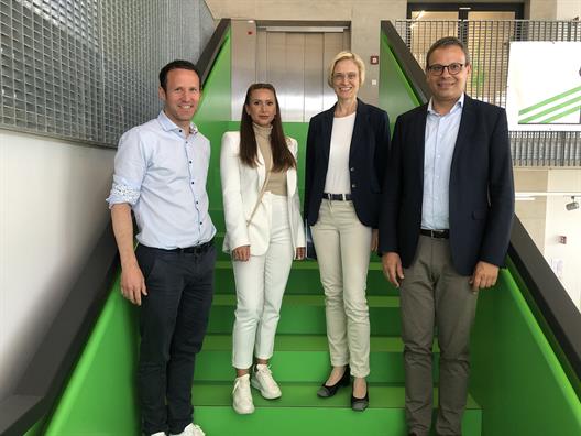 Am 13.06. waren Dr. Björn Ortelbach und Alexandra Wessely vom Group Financial Controlling bei Henkel zu Gast an der HSD. 